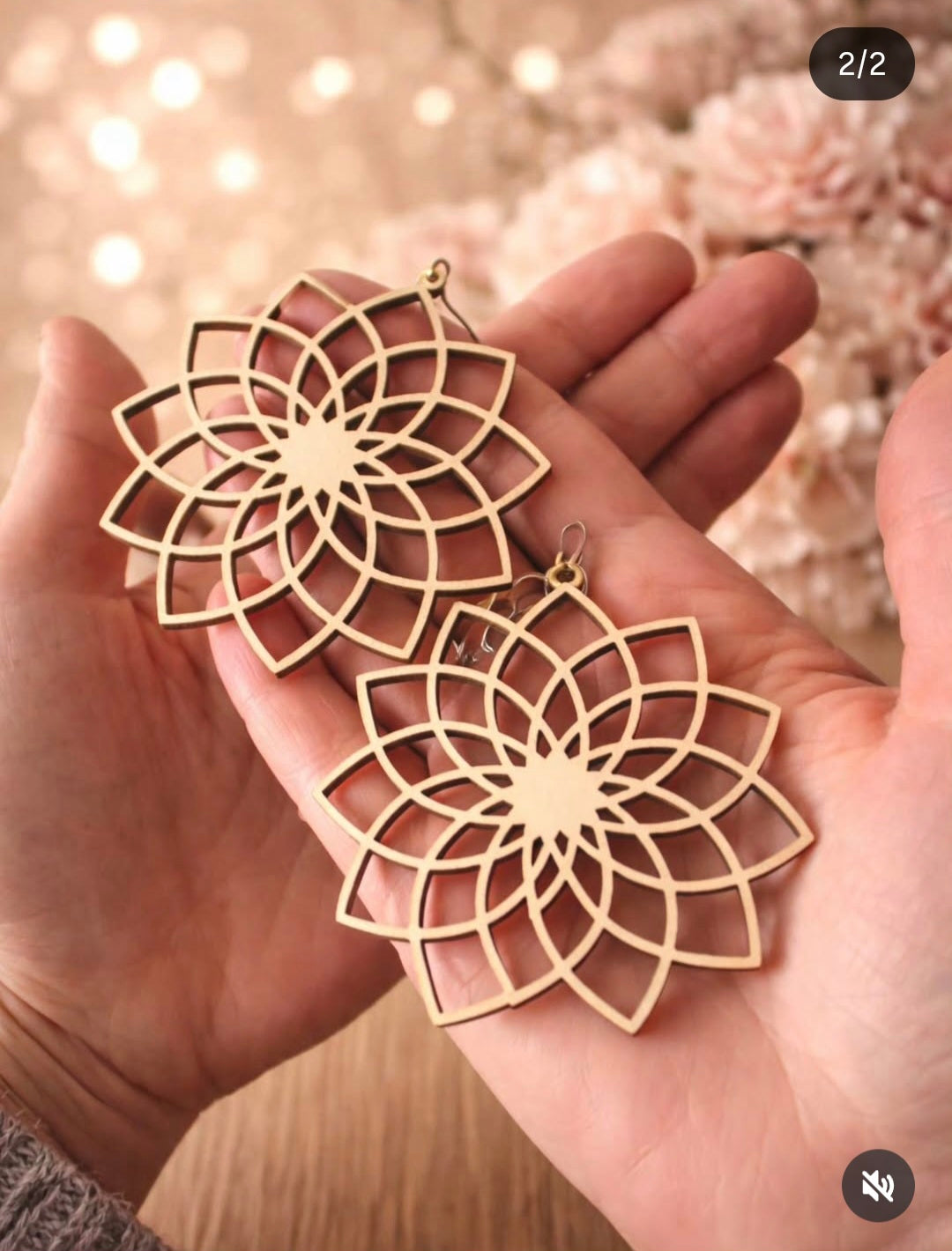 Boucles bois arabesques